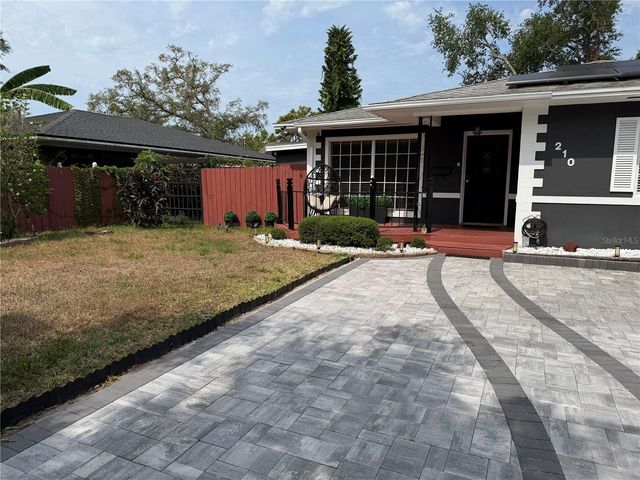 210 49TH STREET N, St Petersburg, FL 33710