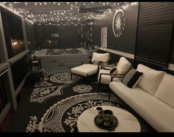 210 49TH STREET N, St Petersburg, FL 33710
