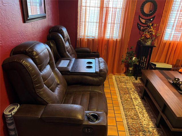 210 49TH STREET N, St Petersburg, FL 33710
