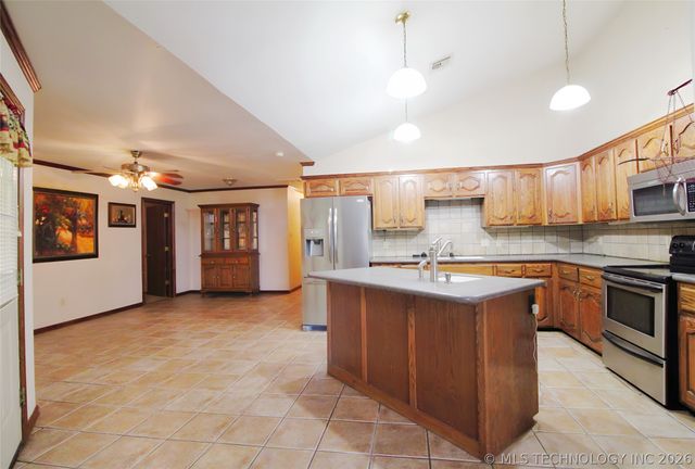 15085 Box Elder Road, Okmulgee, OK 74447