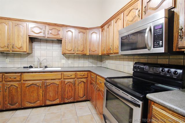 15085 Box Elder Road, Okmulgee, OK 74447