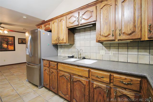 15085 Box Elder Road, Okmulgee, OK 74447