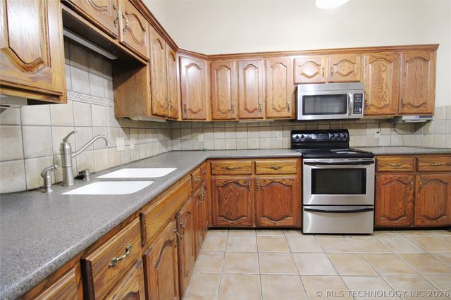 15085 Box Elder Road, Okmulgee, OK 74447
