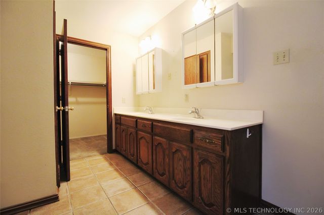 15085 Box Elder Road, Okmulgee, OK 74447