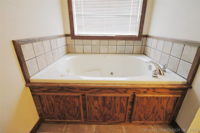 15085 Box Elder Road, Okmulgee, OK 74447