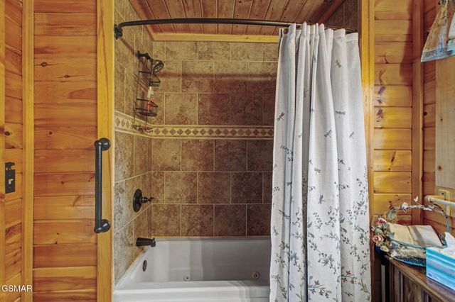 1023 Gordon Way, Sevierville, TN 37876