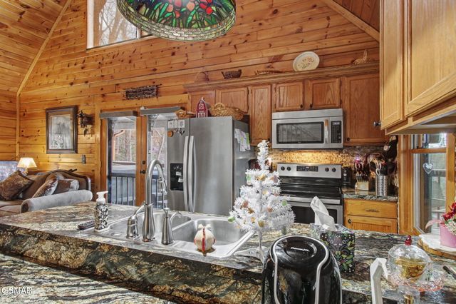 1023 Gordon Way, Sevierville, TN 37876