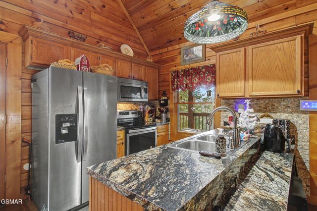 1023 Gordon Way, Sevierville, TN 37876