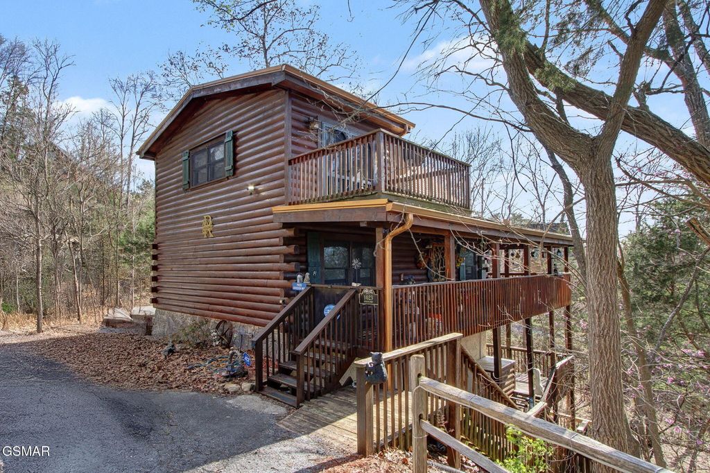 1023 Gordon Way, Sevierville, TN 37876