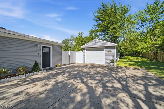 740 N Huntington Street, Medina, OH 44256