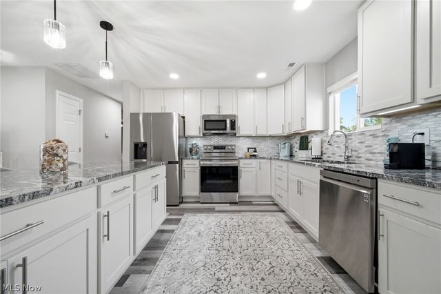 740 N Huntington Street, Medina, OH 44256