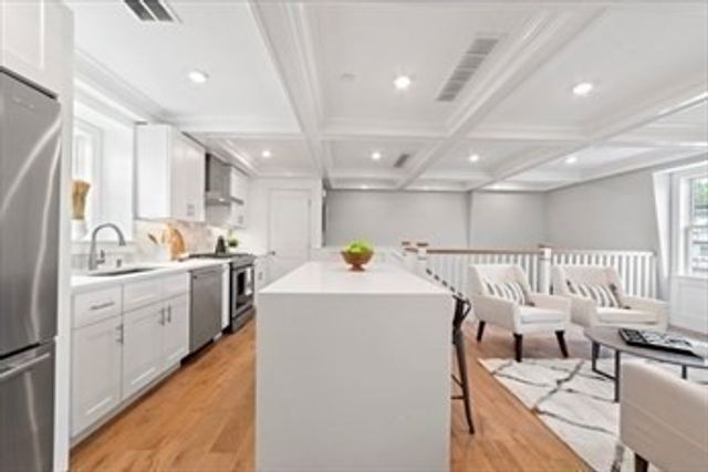 42 Bow St 5, Somerville, MA 02143