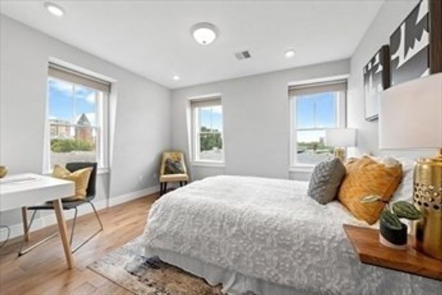 42 Bow St 5, Somerville, MA 02143