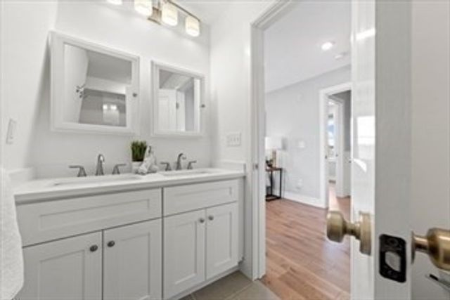 42 Bow St 5, Somerville, MA 02143