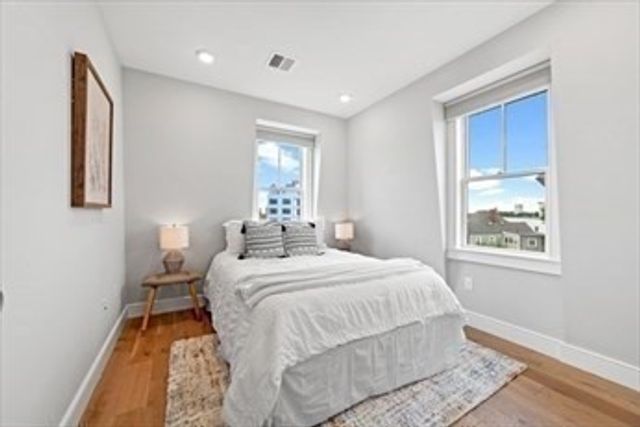 42 Bow St 5, Somerville, MA 02143