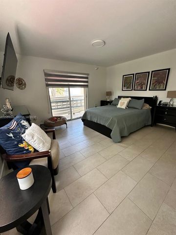 14327 SW 97th Ln, Miami, FL 33186