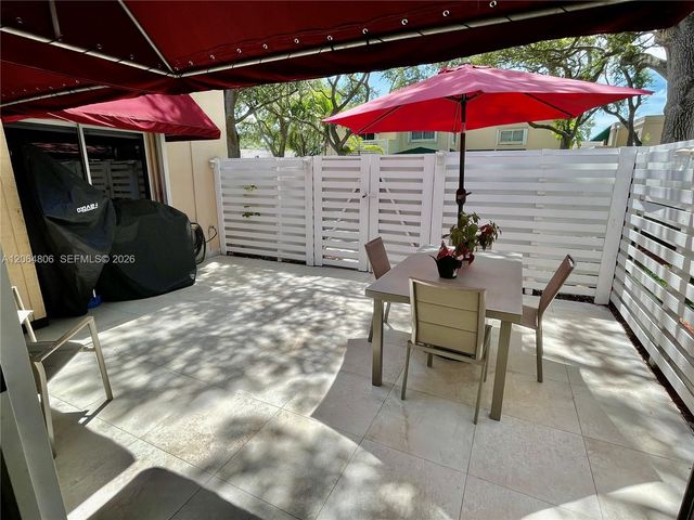 14327 SW 97th Ln, Miami, FL 33186