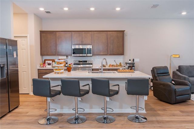 387 CROSSINGS AVENUE, St Cloud, FL 34771