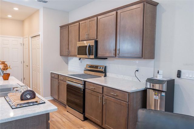 387 CROSSINGS AVENUE, St Cloud, FL 34771