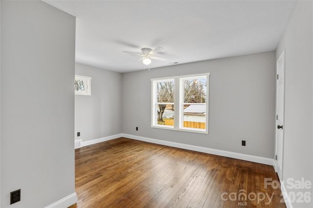 1397 Dutch Cove Road, Canton, NC 28716