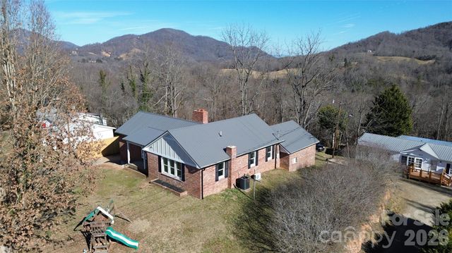1397 Dutch Cove Road, Canton, NC 28716