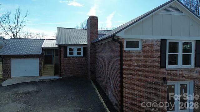 1397 Dutch Cove Road, Canton, NC 28716