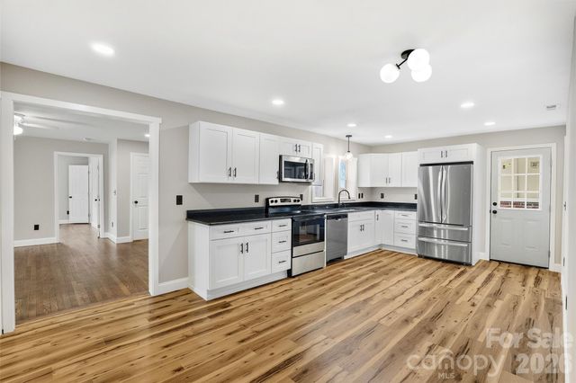 1397 Dutch Cove Road, Canton, NC 28716