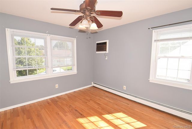 95 Krug Place, Mineola, NY 11501