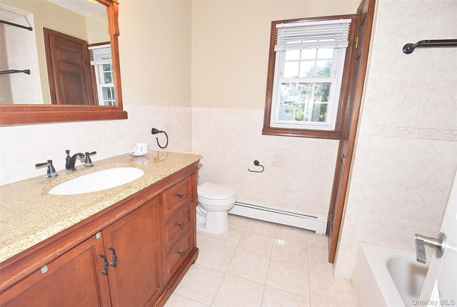 95 Krug Place, Mineola, NY 11501