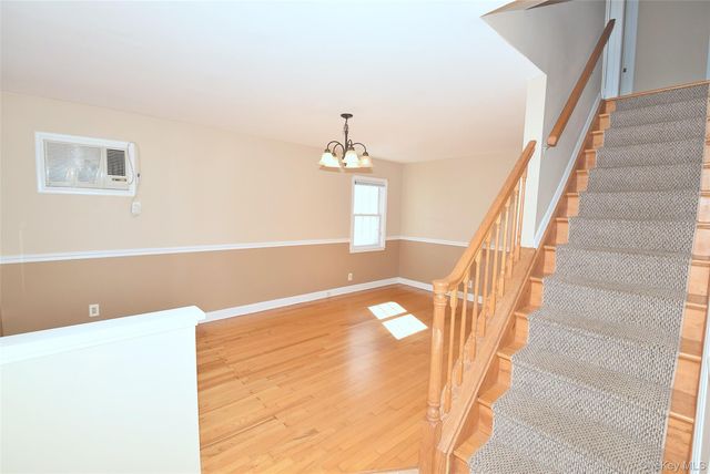 95 Krug Place, Mineola, NY 11501