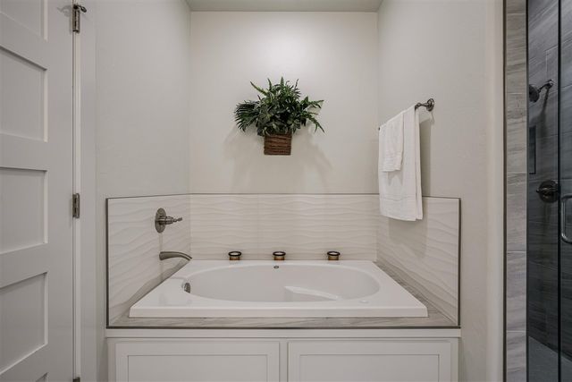 2602 SW 68th ST, Lawton, OK 73505