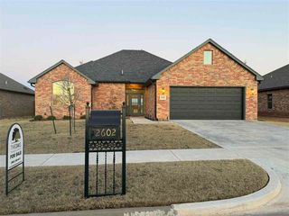 2602 SW 68th ST, Lawton, OK 73505
