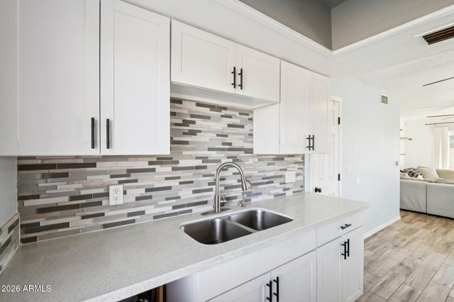 3430 W EL CAMINITO Drive 26, Phoenix, AZ 85051