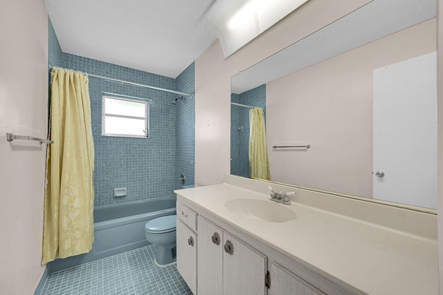 1515 SW 21st Street, Boynton Beach, FL 33426