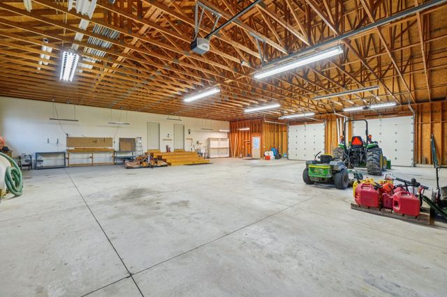 4750 S Zeeb Road, Lodi Twp, MI 48103