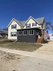 275 E Park Street, Montello, WI 53949