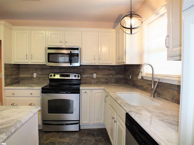 21 Glen Martin Lane, Piedmont, SC 29673