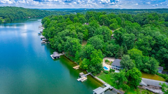 1033 Clift Cave Drive, Soddy Daisy, TN 37379