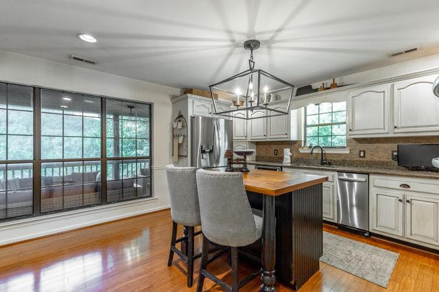 1033 Clift Cave Drive, Soddy Daisy, TN 37379