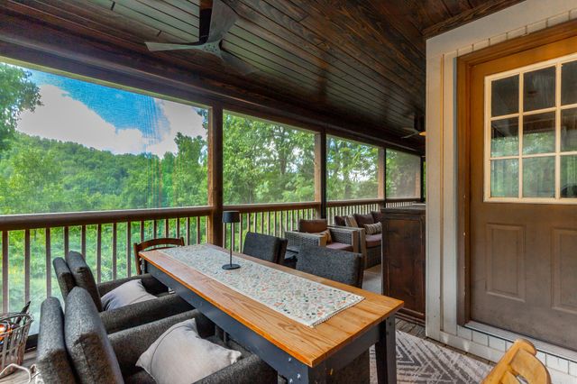 1033 Clift Cave Drive, Soddy Daisy, TN 37379