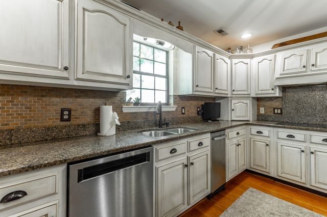 1033 Clift Cave Drive, Soddy Daisy, TN 37379