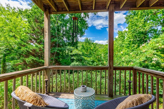 1033 Clift Cave Drive, Soddy Daisy, TN 37379