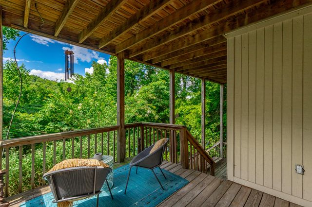 1033 Clift Cave Drive, Soddy Daisy, TN 37379