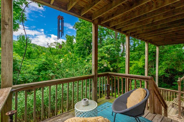 1033 Clift Cave Drive, Soddy Daisy, TN 37379