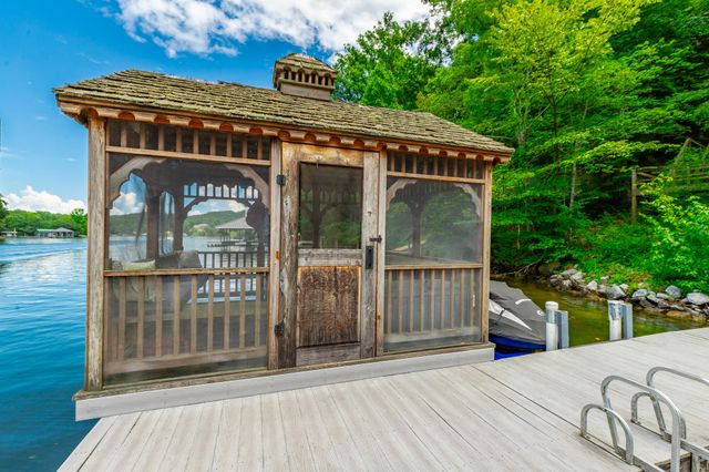 1033 Clift Cave Drive, Soddy Daisy, TN 37379