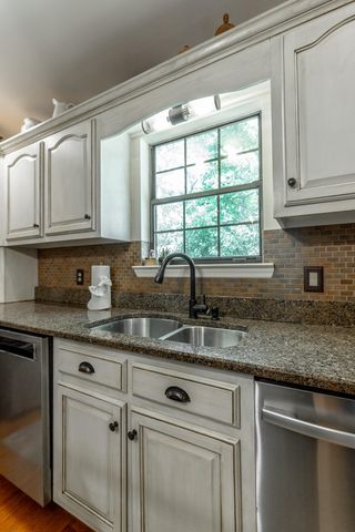 1033 Clift Cave Drive, Soddy Daisy, TN 37379