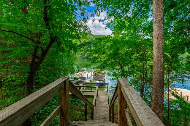 1033 Clift Cave Drive, Soddy Daisy, TN 37379