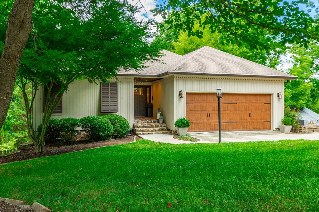 1033 Clift Cave Drive, Soddy Daisy, TN 37379