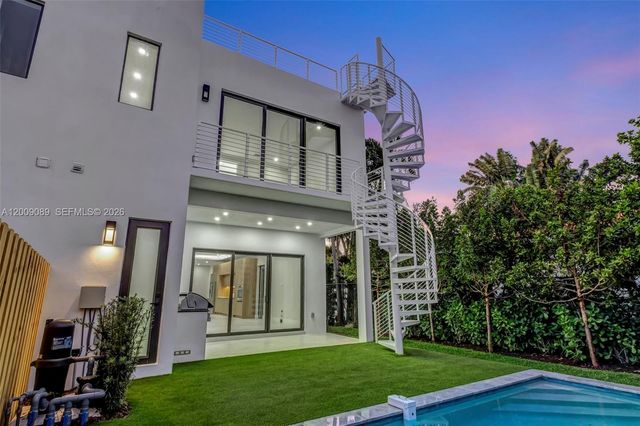 1223 SW 12th Court 1223, Miami, FL 33135