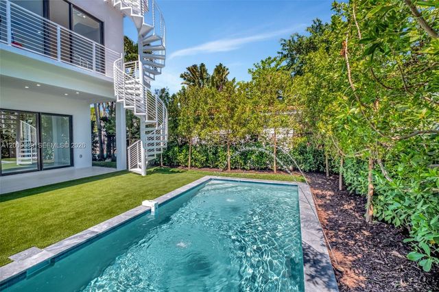 1223 SW 12th Court 1223, Miami, FL 33135